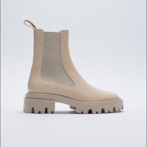 Zara Low heel leather ankle boots off white